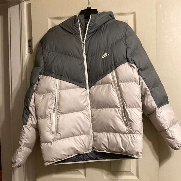 NWT Nike Sportswear Storm-FIT Windrunner Men’s PRIMALOFT - Smoke grey/Light bone - Picture 10 of 16